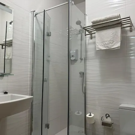 Aribel Longinos Guest house