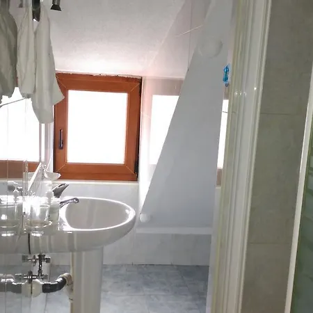 Guest house Aribel Longinos 2*